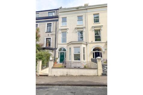 Apt 1, 16 Derby Square (25).jpg