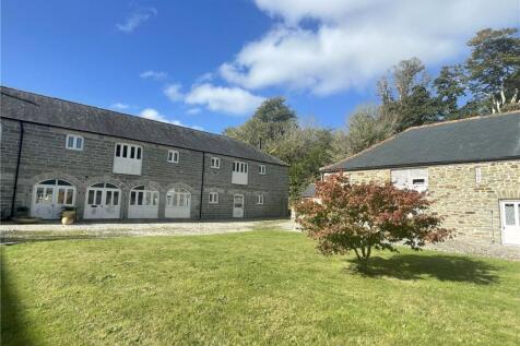 3-bed flat on St. Gluvias, Penryn, Cornwall, TR10, £1,250/mo