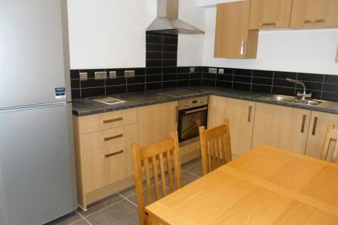 3-bed flat on Albany Road, Roath, £1,755/mo
