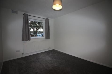 Aylsham Drive, Ickenham photo 5