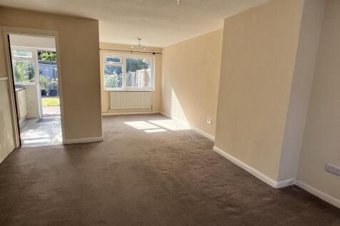 Grayswood Drive, Mytchett, Camberley, Surrey photo 4