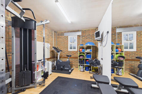 CAM01354G0-PR0649-STILL041