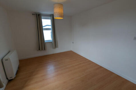 Roskear, Camborne. TR14 8NT photo 4