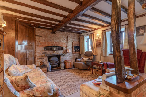 Living Room (3)