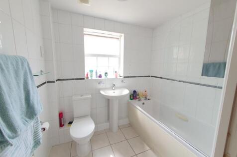 Family Bathroom.jpg