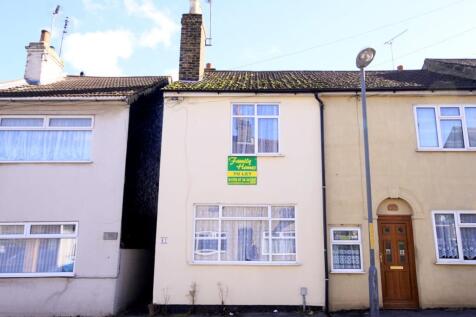 Well-Presented Family Home Within Walking Distanc