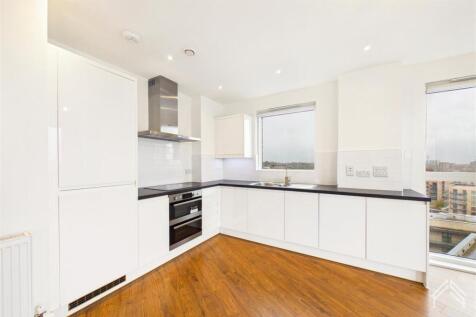 Umber House, Lismore Boulevar | London NW9 photo 3