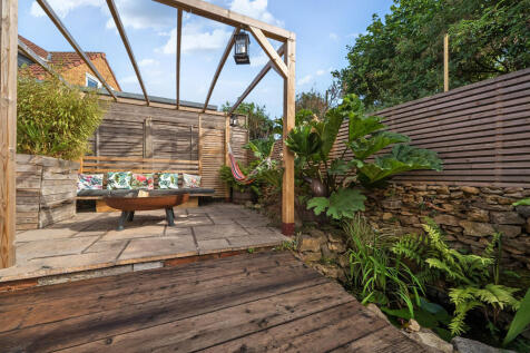 1329829-5-6887a34...