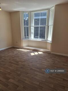 Living/Bedroom Area