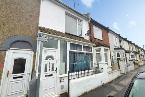 3 Bedroom Terraced in ME7 2EL