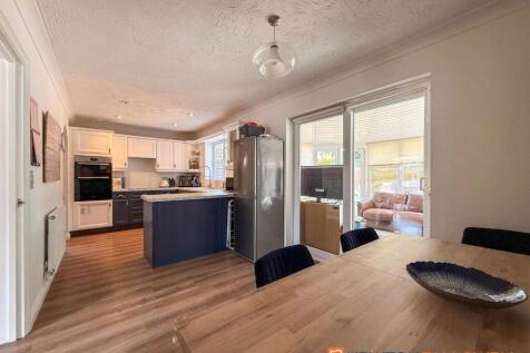 Dining Kitchen 1