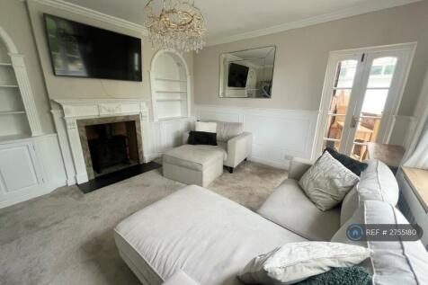 The Village, Kidderminster, DY11 photo 3