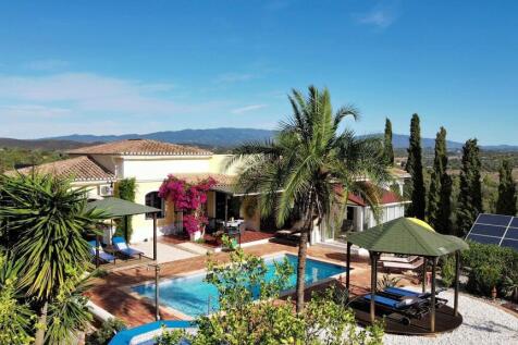 idyllic location