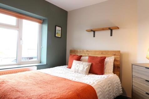 26 Clive Road Room 5 2.JPG