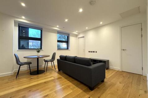 Living area pic 9.jpeg