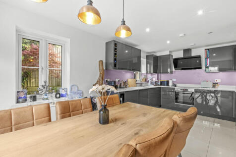 5 Compton Rd, HP10 0AW (LOW RES)-10