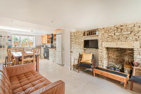 Chavenage Lane, Tetbury, Gloucestershire, GL8 photo 3