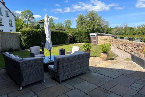 Front Garden &amp; Patio