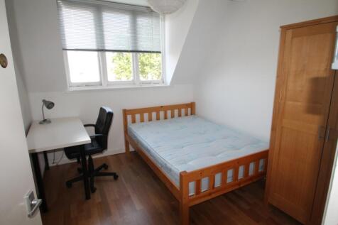 Flat C, 243 Derby Road, Lenton, East Midlands, NG7 photo 2