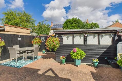 CAM02519G0-PR0339-STILL017