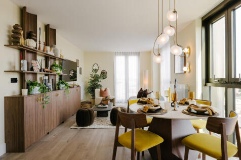 Dining/ Living