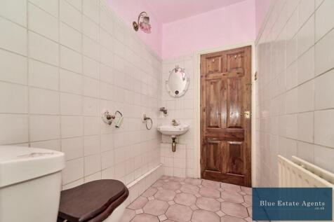 Ground Floor Bathroom Suite