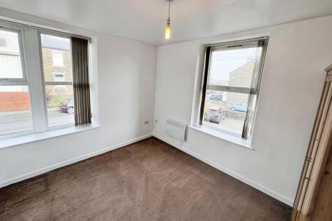Littlemoor Road, Pudsey, West Yorkshire, LS28 photo 4