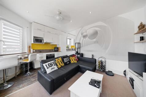 Kitchen/Reception