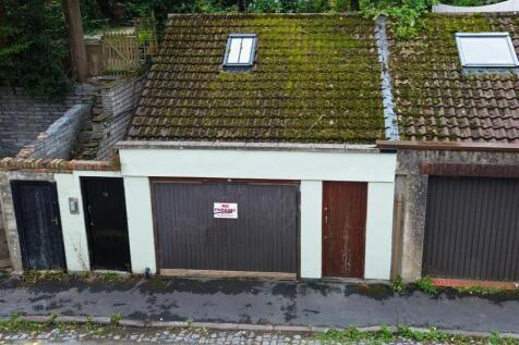 2 - Garage in Cotham.jpg