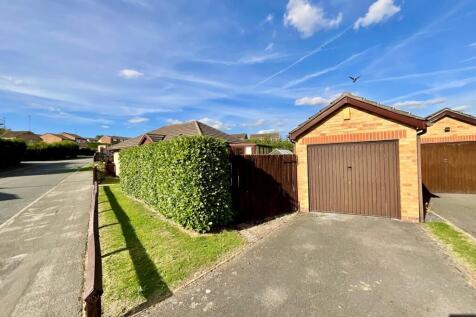 Garage &amp; Driveway 