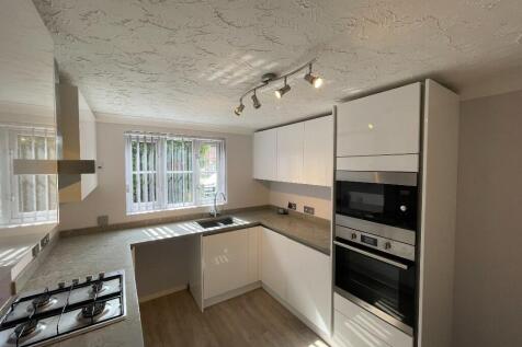 Burdett Grove, PE7 photo 4