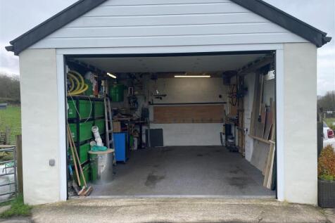 GARAGE LOWER ROW.jpg