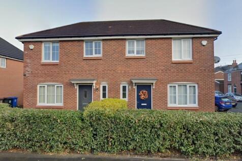 3 bed semi-detached house for rent in Blake Street, Rochdale, Greater Manchester, OL16