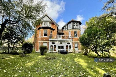 3-bed flat on Dunbar Road, Bournemouth, BH3, £1,950/mo