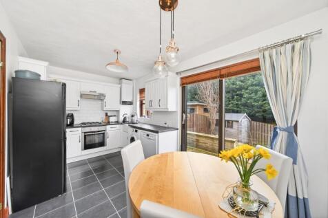 KITCHEN DINING ROOM