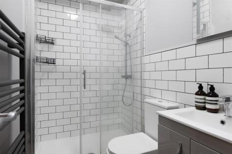 B, 11 Larkdale Rd-Hi-10.jpg