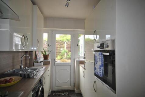 Pentland Avenue, Clayton, Bradford photo 5