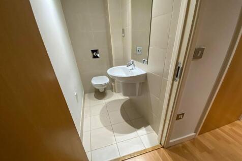 106 West One Space, City Centre, S1 photo 5