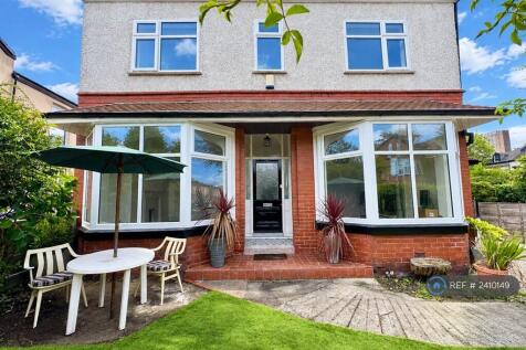Double Bay Fronted Family Home