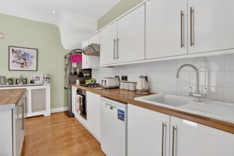 1691682913 - 22 Lodge Road, SM6 - 21.jpg