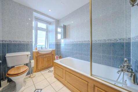 The Blue House Cowdrait-15.jpg