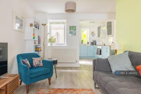Open Plan Living Room/Kitchen 