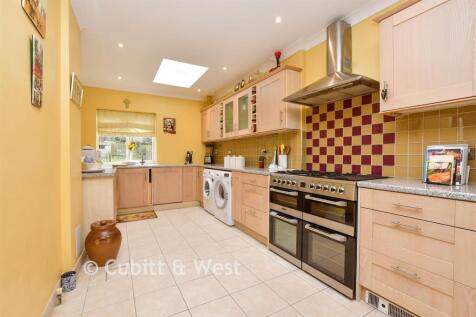 Kitchen / Breakfast Room