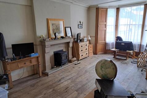 Retail Property (high street) to rent Image 4