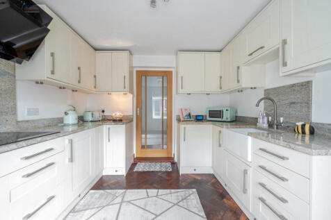 1289200-9-683982f...