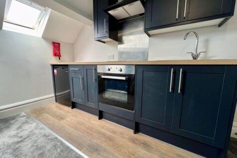 STUDIO ENSUITE ROOM, Ocean Road, South Shields photo 4