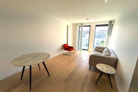 Caravel House, Royal Wharf E16 photo 3