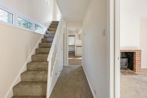 Stairs/Entrance