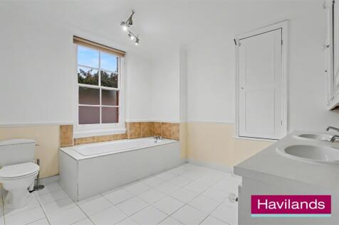 2 Old Park Ridings N21 2EU-5.jpg