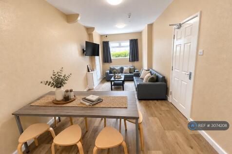 6-bed terraced on Stokes Croft, Bristol, BS1, £4,800/mo